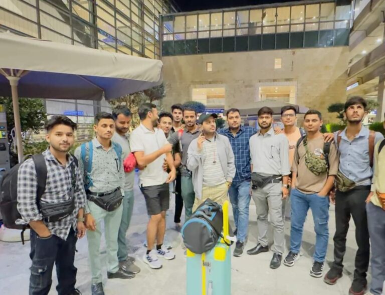 Founder Shankerlal Patel with Job Seeker 2